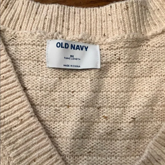 New with tags Old Navy sweater - Picture 2 of 3